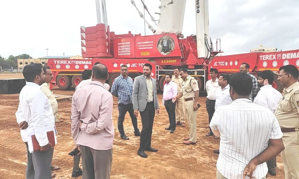 District Collector Aniruddha Shravan