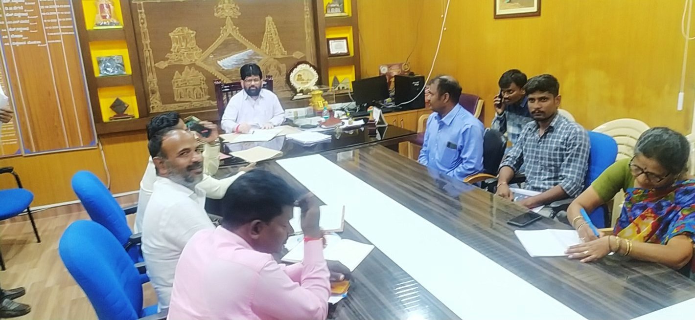 Preliminary preparatory meeting in the background of DC's move to the village