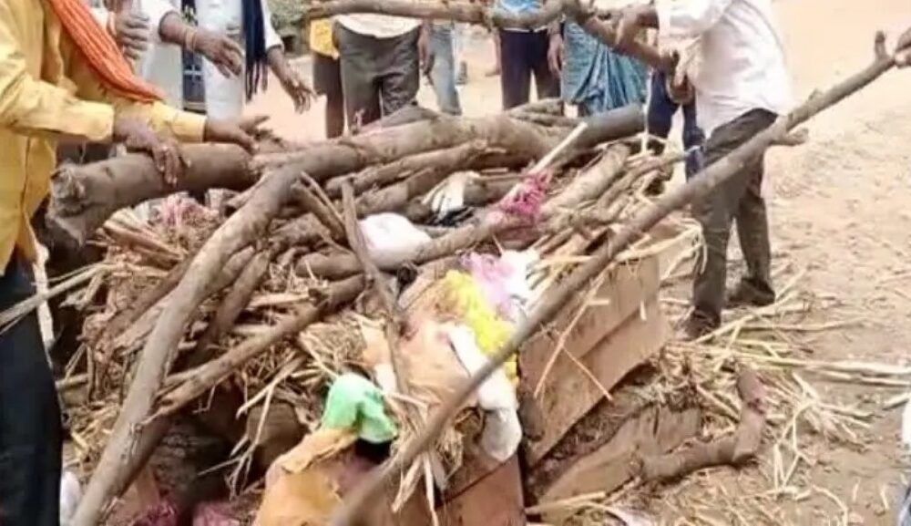 Cremation attempt at village panchayat