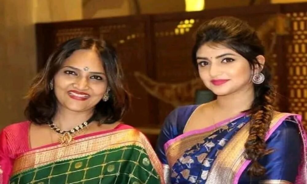 Famous actress Srileela mother Swarnalatha