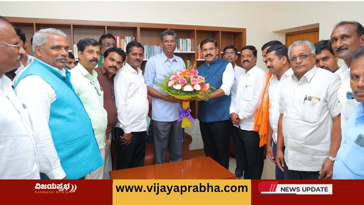 Satish Jarakiholi Vijayendra met